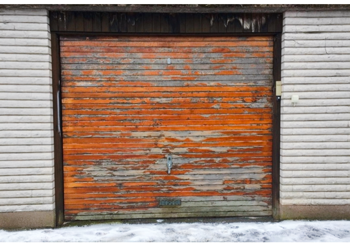 Färg som släpper eller bleks