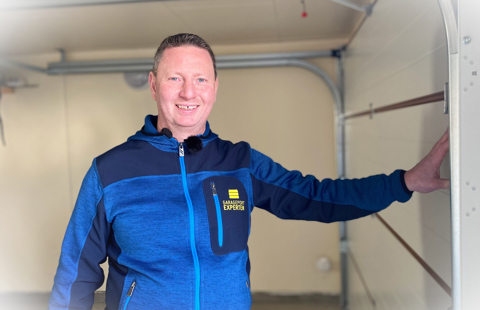 Roger Vit Garage Stor