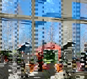 Rofylldarotblotan Nybyggt Garage Med Gron Slagport Fonster Sprojs Edsbyporten