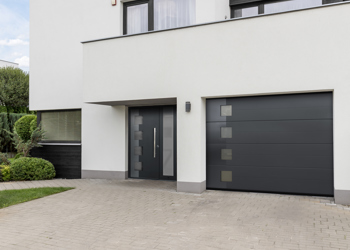 Höj husets värde - matcha port och dörr