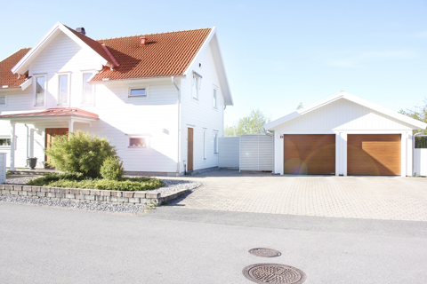 Mickehus Garageuppfart Klar (1)